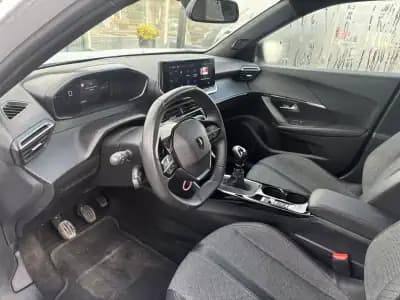Vendo Peugeot 2008 2024 - 22750 EUR, 38201 km - AUTO.MOTO.pt