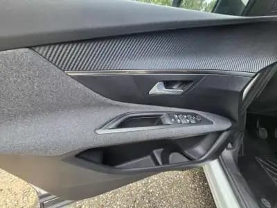 Vendo Peugeot 3008 2021 - 21900 EUR, 148000 km - AUTO.MOTO.pt