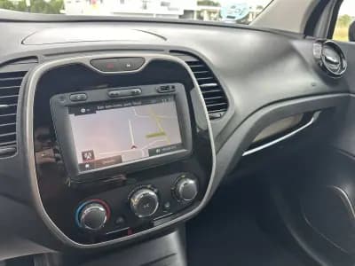 Vendo Renault Captur 2016 - 13490 EUR, 143000 km - AUTO.MOTO.pt