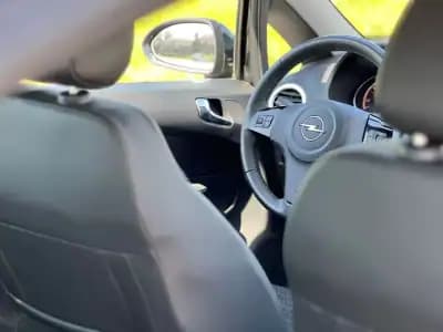 Vendo Opel Corsa 2014 - 10750 EUR, 180180 km - AUTO.MOTO.pt