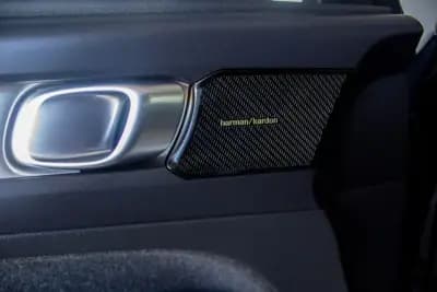 Vendo Volvo XC 40 2020 - 28900 EUR, 133266 km - AUTO.MOTO.pt