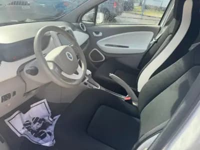 Vendo Renault Zoe 2016 - 8990 EUR, 85000 km - AUTO.MOTO.pt