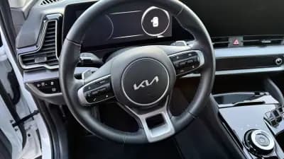 Vendo Kia Sportage 2024 - 34990 EUR, 5360 km - AUTO.MOTO.pt