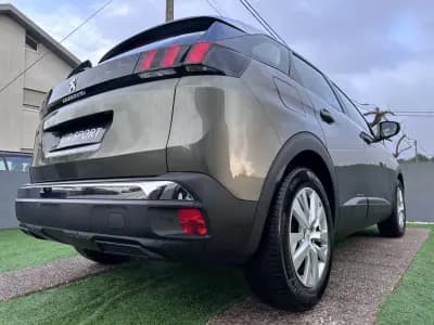 Vendo Peugeot 3008 2019 - 13900 EUR, 180000 km - AUTO.MOTO.pt