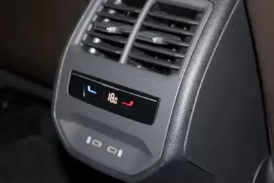 Vendo SEAT Leon 2021 - 18900 EUR, 136631 km - AUTO.MOTO.pt