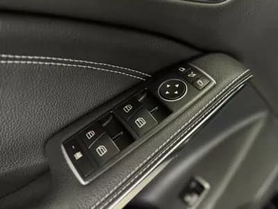 Vendo Mercedes-Benz CLA 180 2018 - 21950 EUR, 77215 km - AUTO.MOTO.pt