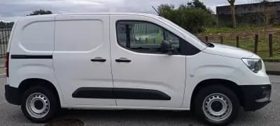 Vendo Opel Combo 2022 - 11990 EUR, 140600 km - AUTO.MOTO.pt