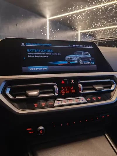 Vendo BMW 320 2021 - 26750 EUR, 123834 km - AUTO.MOTO.pt