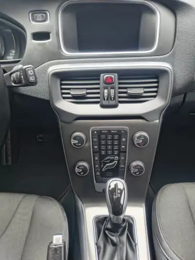 Vendo Volvo V40 Cross Country 2015 - 13900 EUR, 162000 km - AUTO.MOTO.pt