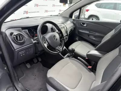 Vendo Renault Captur 2016 - 12990 EUR, 142000 km - AUTO.MOTO.pt