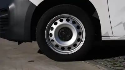 Vendo Peugeot Partner L2 caixa automática 130cv 2019 - 17900 EUR, 163000 km - AUTO.MOTO.pt