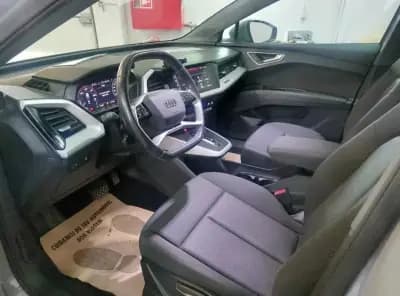 Vendo Audi Q4 e-tron 2021 - 27900 EUR, 85105 km - AUTO.MOTO.pt