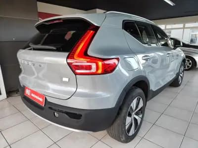 Vendo Volvo XC 40 2023 - 37650 EUR, 24400 km - AUTO.MOTO.pt