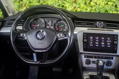 Vendo Volkswagen Passat Variant 2019 - 17900 EUR, 229000 km - AUTO.MOTO.pt