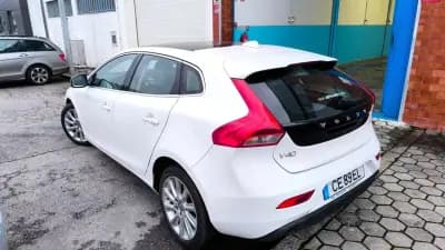Sell Volvo V40 2013 - 11400 EUR, 182000 km - AUTO.MOTO.pt