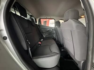 Vendo Renault Clio 2017 - 11990 EUR, 103171 km - AUTO.MOTO.pt