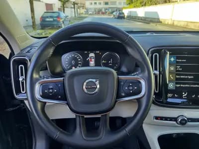 Sell Volvo XC 40 2022 - 28990 EUR, 100300 km - AUTO.MOTO.pt