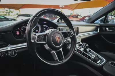 Sell Porsche Panamera Sport Turismo 2019 - 69880 EUR, 97640 km - AUTO.MOTO.pt