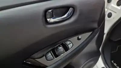 Sell Nissan Leaf 2018 - 17950 EUR, 108446 km - AUTO.MOTO.pt