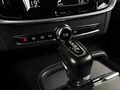 Vendo Volvo V90 2017 - 25490 EUR, 117800 km - AUTO.MOTO.pt