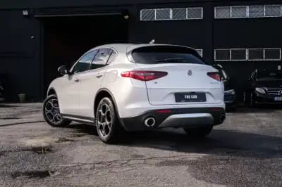 Vendo Alfa Romeo Stelvio 2017 - 29400 EUR, 139000 km - AUTO.MOTO.pt