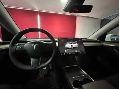 Vendo Tesla Model Y 2022 - 33000 EUR, 80000 km - AUTO.MOTO.pt