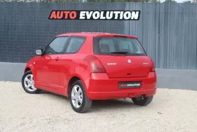 Vendo Suzuki Swift 2005 - 5400 EUR, 106000 km - AUTO.MOTO.pt