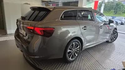 Vendo Toyota Avensis Touring Sports 2016 - 14900 EUR, 212217 km - AUTO.MOTO.pt