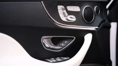 Vendo Mercedes-Benz E 220 2018 - 49000 EUR, 103000 km - AUTO.MOTO.pt