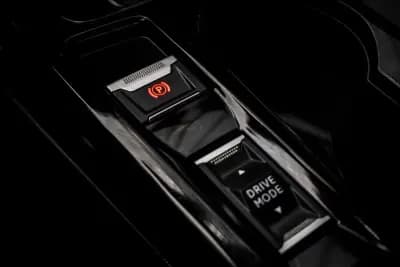 Vendo Peugeot e-2008 2021 - 20850 EUR, 59500 km - AUTO.MOTO.pt