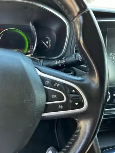 Vendo Renault Mégane 2019 - 14250 EUR, 135000 km - AUTO.MOTO.pt