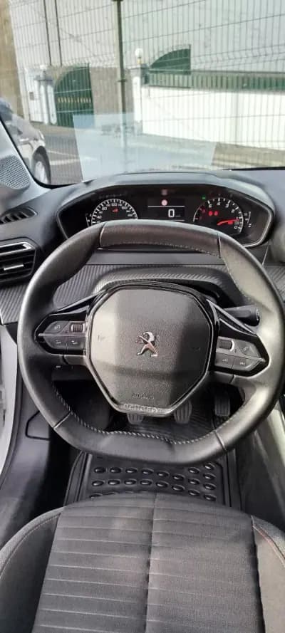 Sell Peugeot 208 2023 - 19450 EUR, 50000 km - AUTO.MOTO.pt