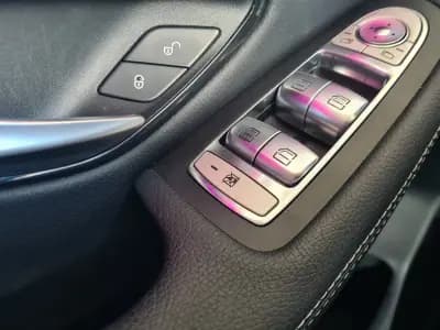 Sell Mercedes-Benz GLC 300 2021 - 46990 EUR, 61000 km - AUTO.MOTO.pt