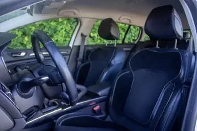 Vendo Renault Mégane Sport Tourer 2017 - 9900 EUR, 263300 km - AUTO.MOTO.pt