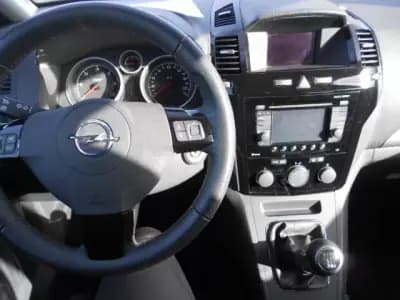 Vendo Opel 1204 2013 - 11900 EUR, 71387 km - AUTO.MOTO.pt