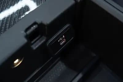 Vendo BMW M4 2021 - 84950 EUR, 54000 km - AUTO.MOTO.pt