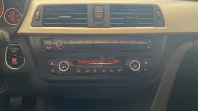 Vendo BMW 318 2013 - 13990 EUR, 216833 km - AUTO.MOTO.pt