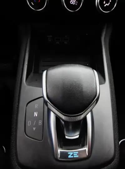 Vendo Renault Zoe 2020 - 14350 EUR, 62000 km - AUTO.MOTO.pt