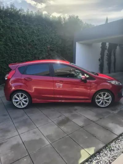 Sell Ford Fiesta 2017 - 10750 EUR, 128000 km - AUTO.MOTO.pt