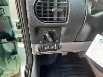 Sell Opel Corsa 2001 - 2500 EUR, 196937 km - AUTO.MOTO.pt