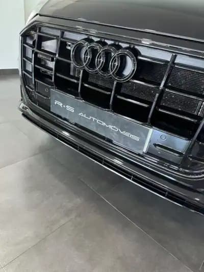 Vendo Audi Q8 2019 - 60000 EUR, 180000 km - AUTO.MOTO.pt