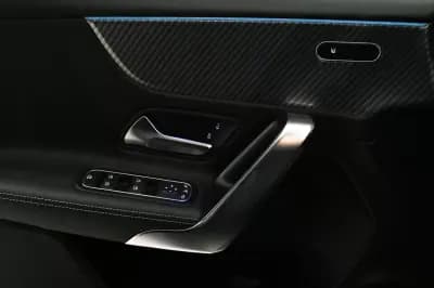 Sell Mercedes-Benz A 200 2023 - 29900 EUR, 59000 km - AUTO.MOTO.pt