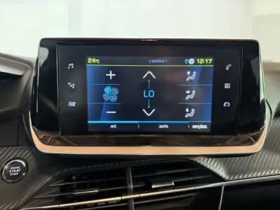 Sell Peugeot e-208 2023 - 22500 EUR, 24843 km - AUTO.MOTO.pt