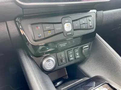 Sell Nissan Leaf 2022 - 24280 EUR, 11090 km - AUTO.MOTO.pt