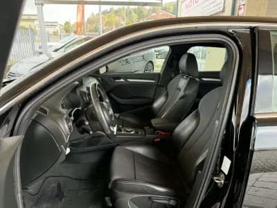 Vendo Audi A3 Sportback 2015 - 17750 EUR, 151869 km - AUTO.MOTO.pt