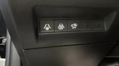 Vendo Peugeot e-2008 2022 - 21900 EUR, 67769 km - AUTO.MOTO.pt