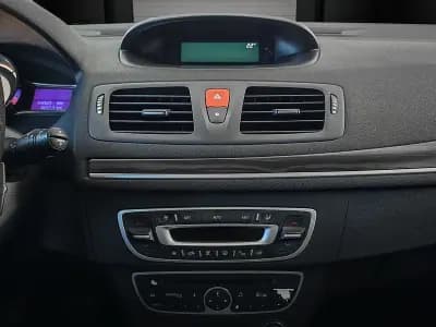 Vendo Renault Mégane Sport Tourer 2009 - 10450 EUR, 160000 km - AUTO.MOTO.pt