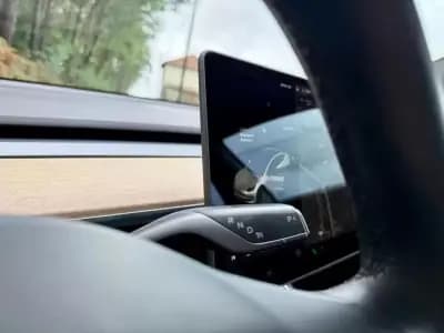 Sell Tesla Model 3 2020 - 22000 EUR, 101000 km - AUTO.MOTO.pt