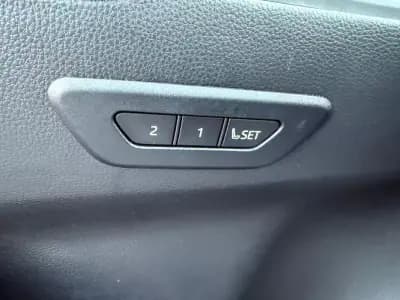 Vendo Toyota C-HR 2023 - 33750 EUR, 30087 km - AUTO.MOTO.pt