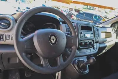 Vendo Renault 2018 - 17680 EUR, 154920 km - AUTO.MOTO.pt